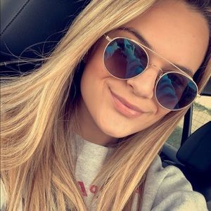 Meet your Posher, Kloee